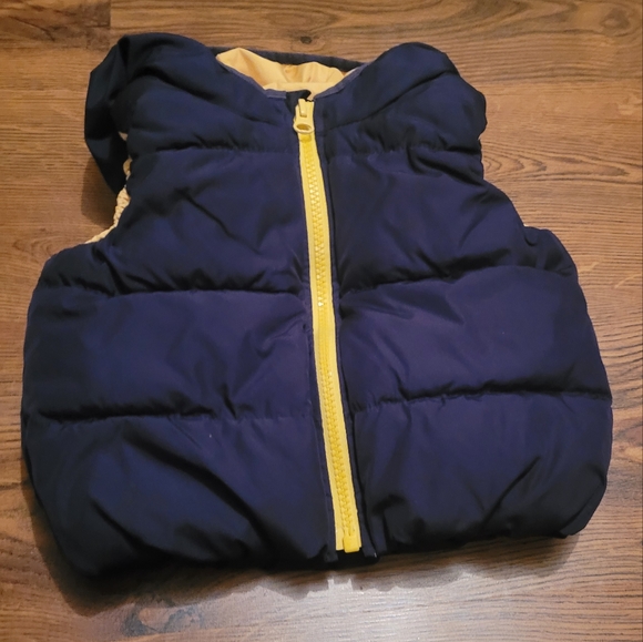 Baby Gap Blue and yellow 12-18 months Puffer vest. - Picture 8 of 10